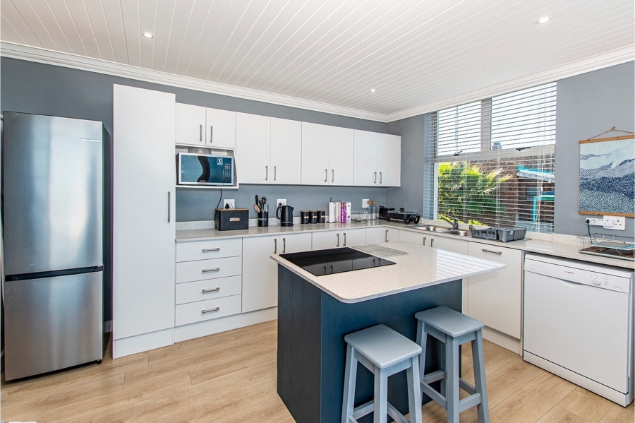 To Let 1 Bedroom Property for Rent in Dana Bay Western Cape